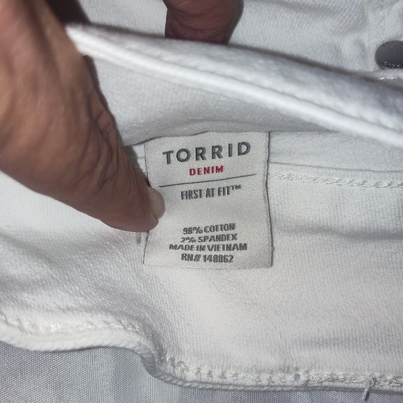 Torrid Jeggings Super Stretch Denim Jeans High-Rise 5-Pockets White Women’s 18R - Picture 6 of 7